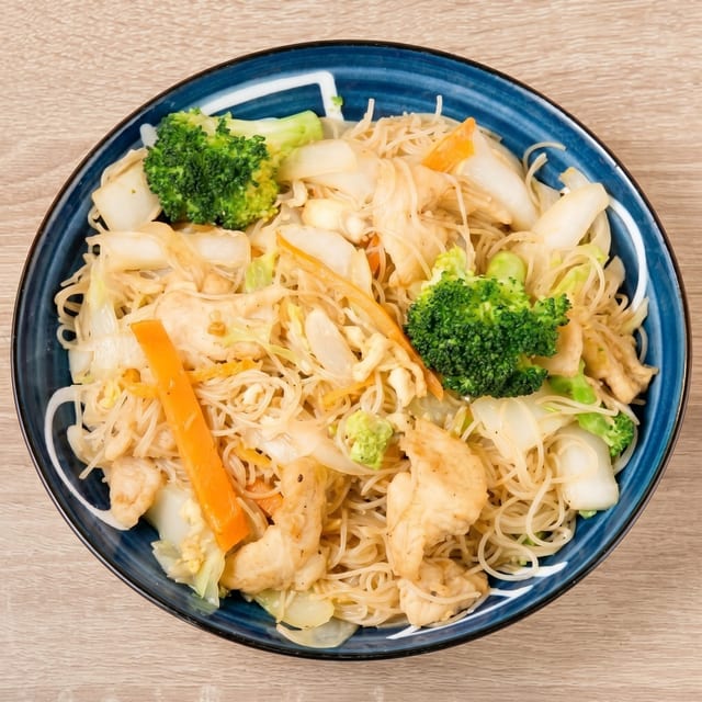 Chicken Pan Fried Rice Noodle.