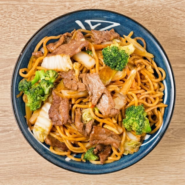 Beef Pan Fried Lo Mein Noodle.