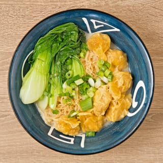 Hong Kong Wonton Rice Noodle Soup