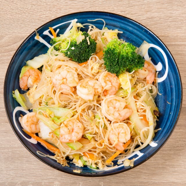 Shrimp Pan-Fried Rice Noodle.