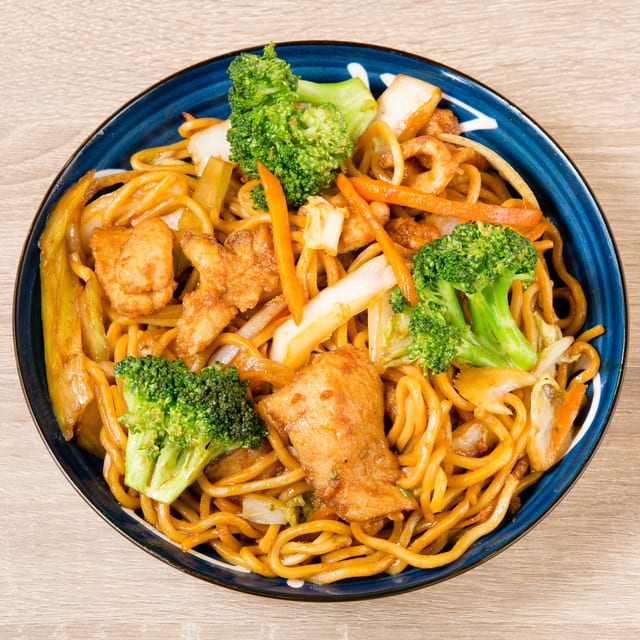 Chicken Pan-Fried Lo Mein Noodle.